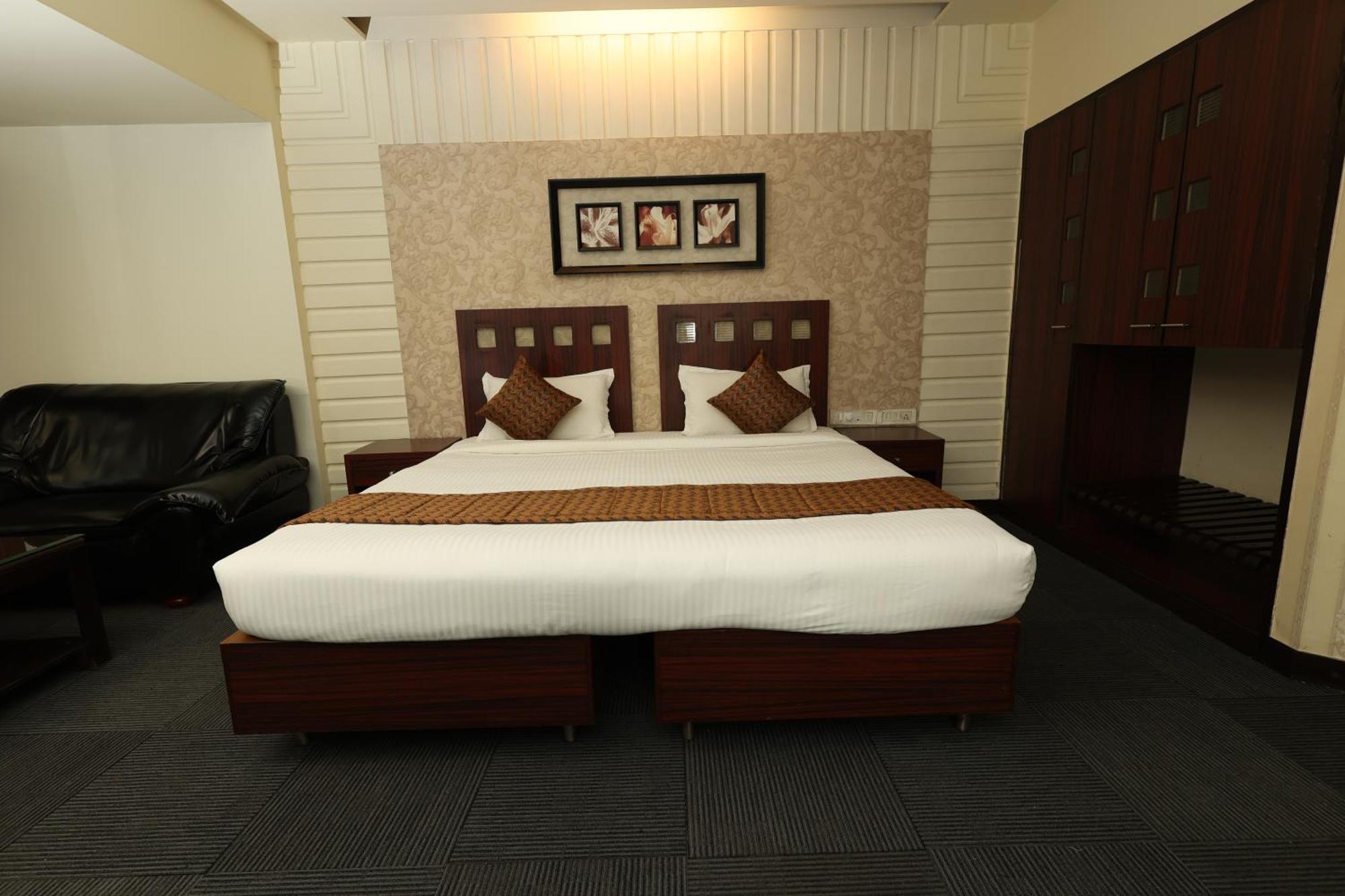 Quaint Suites Hotel & Banquet Mumbai Exterior photo