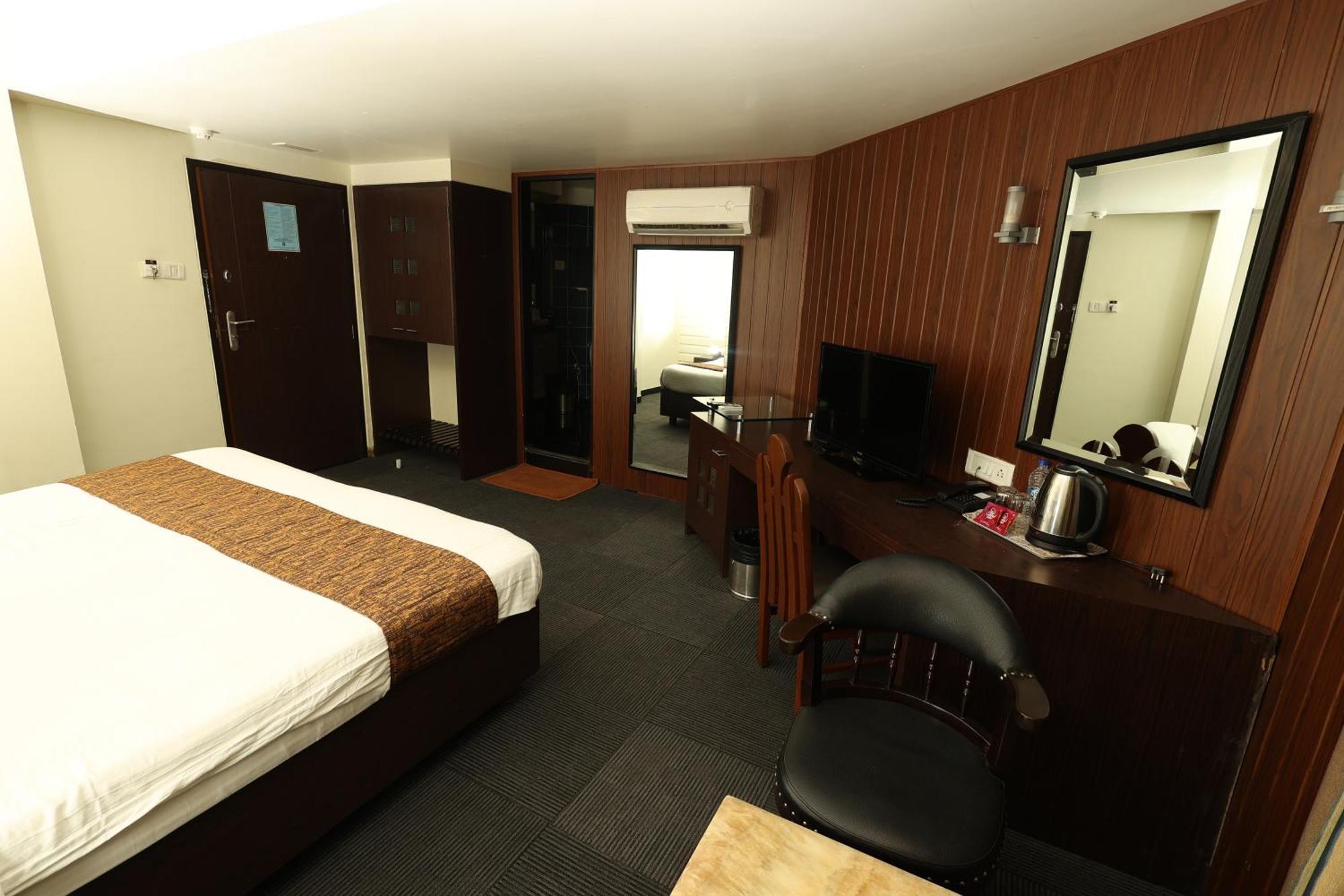 Quaint Suites Hotel & Banquet Mumbai Exterior photo