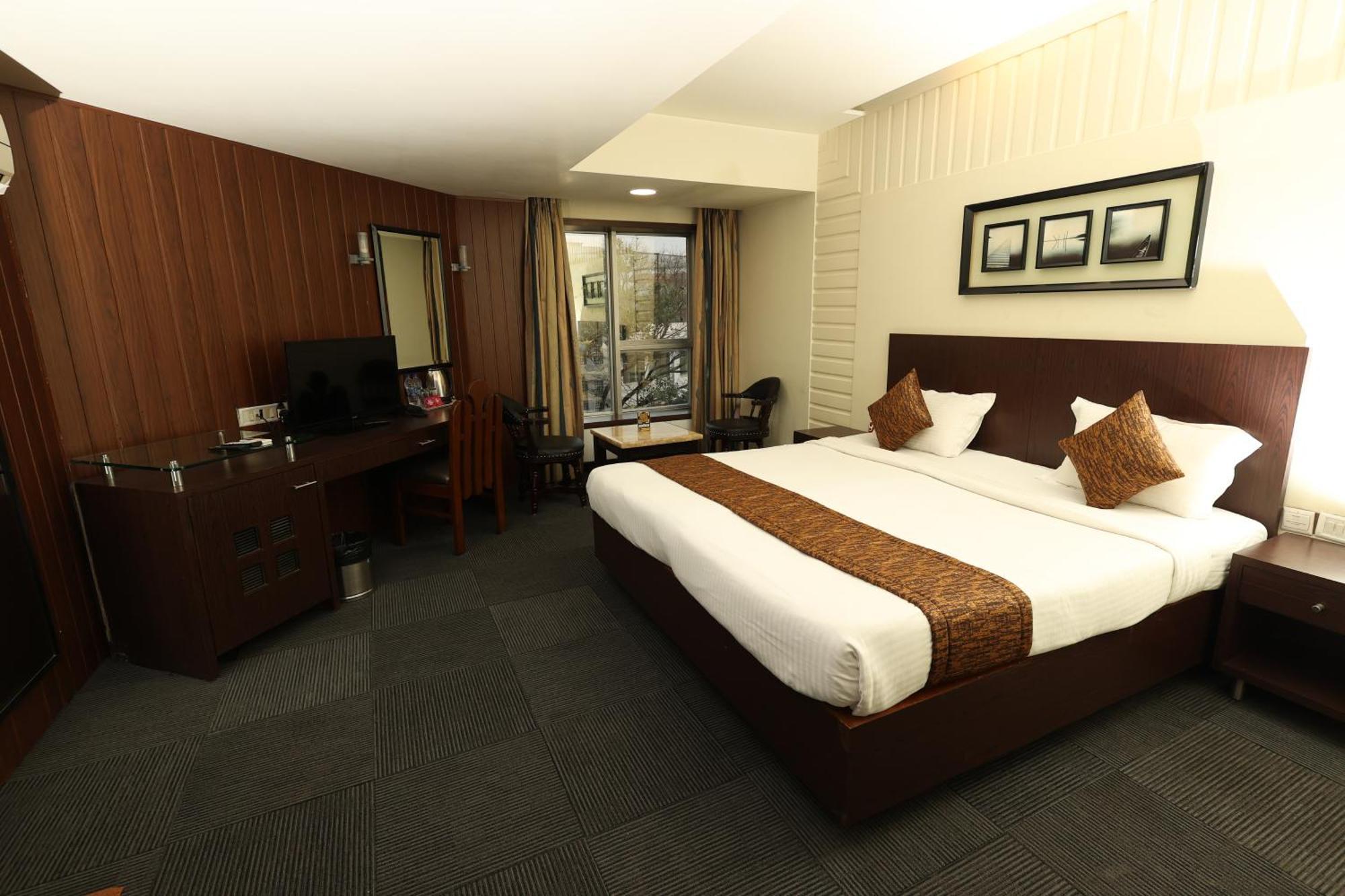 Quaint Suites Hotel & Banquet Mumbai Exterior photo