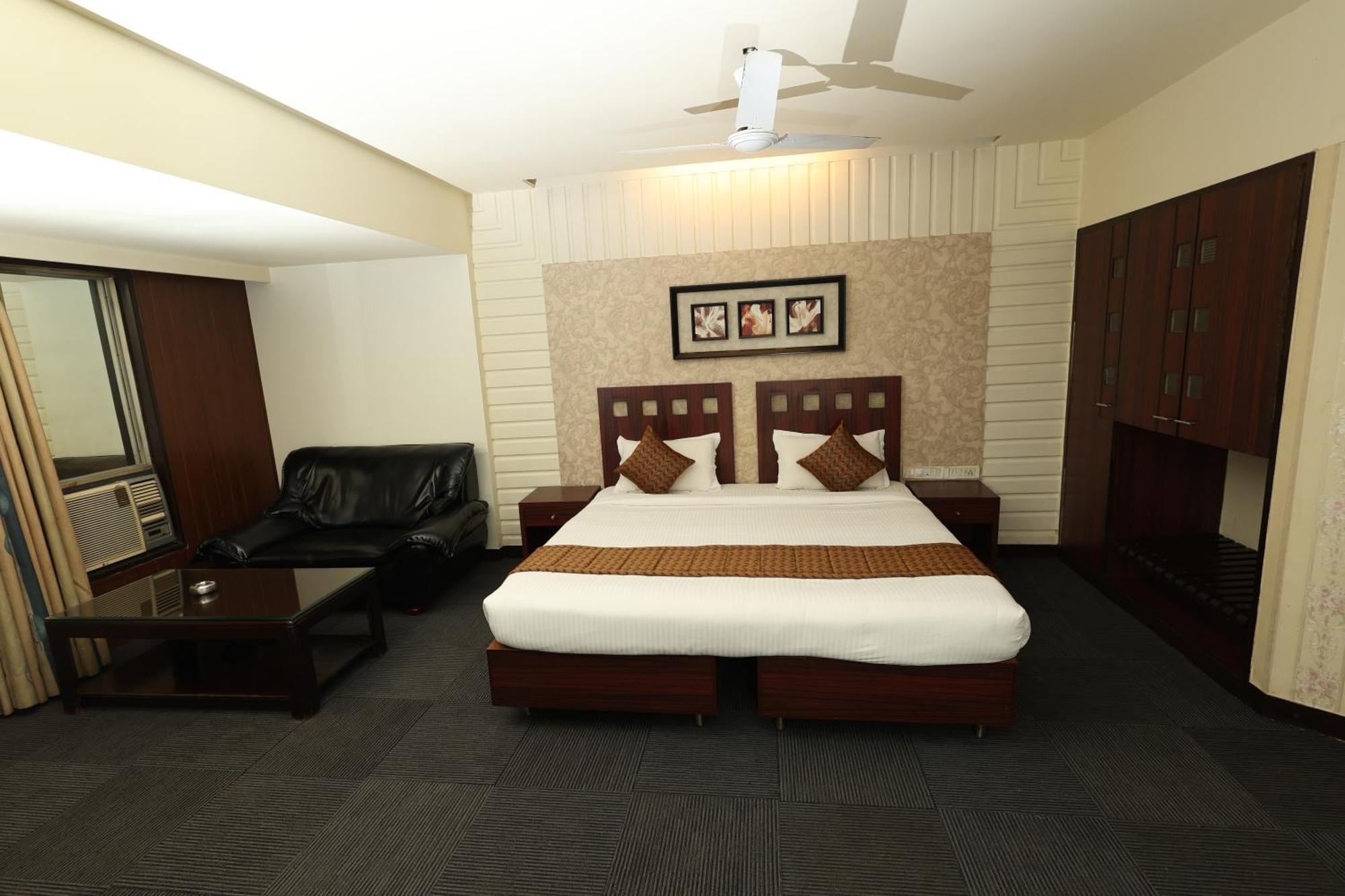 Quaint Suites Hotel & Banquet Mumbai Exterior photo