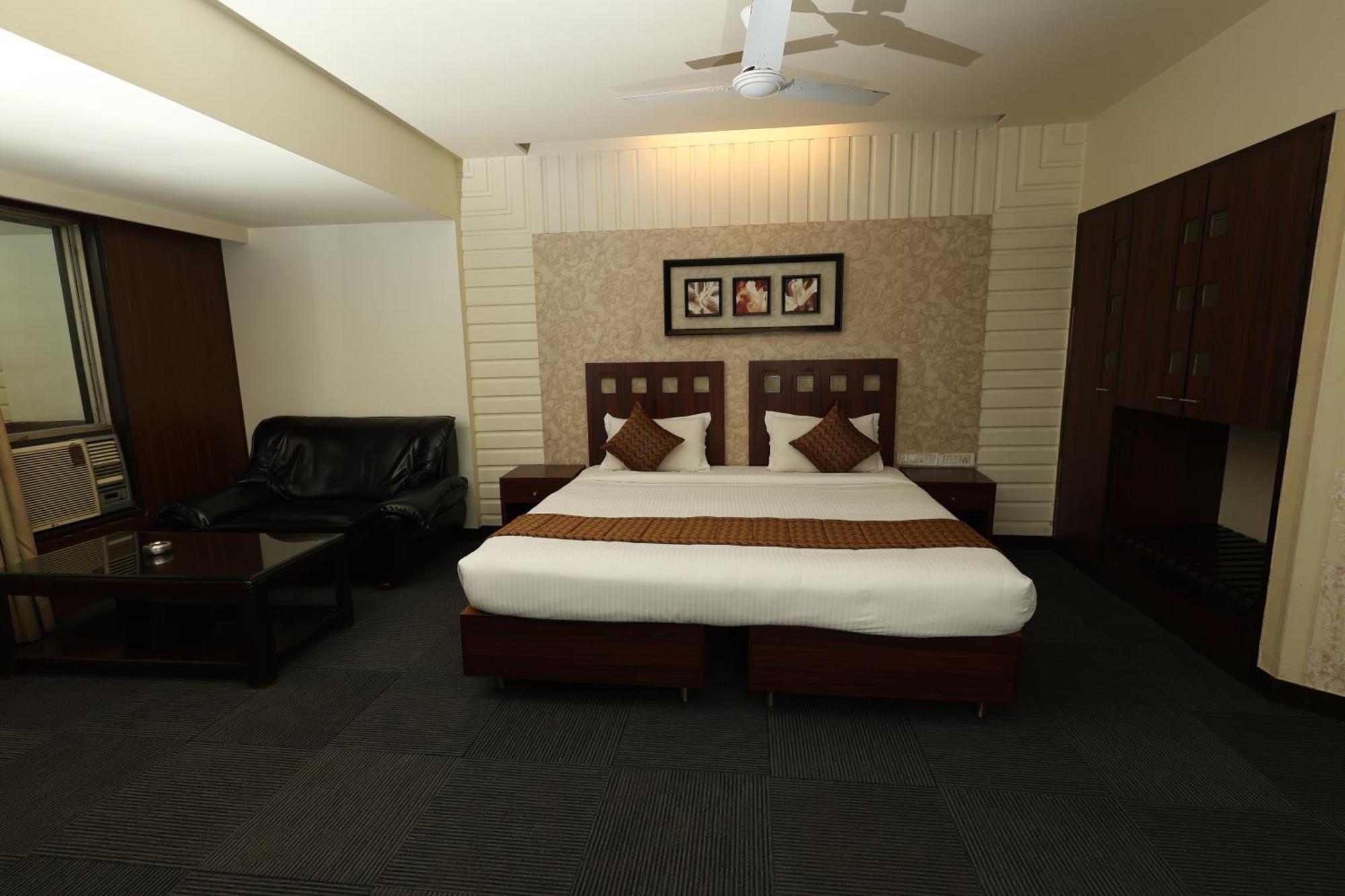 Quaint Suites Hotel & Banquet Mumbai Exterior photo