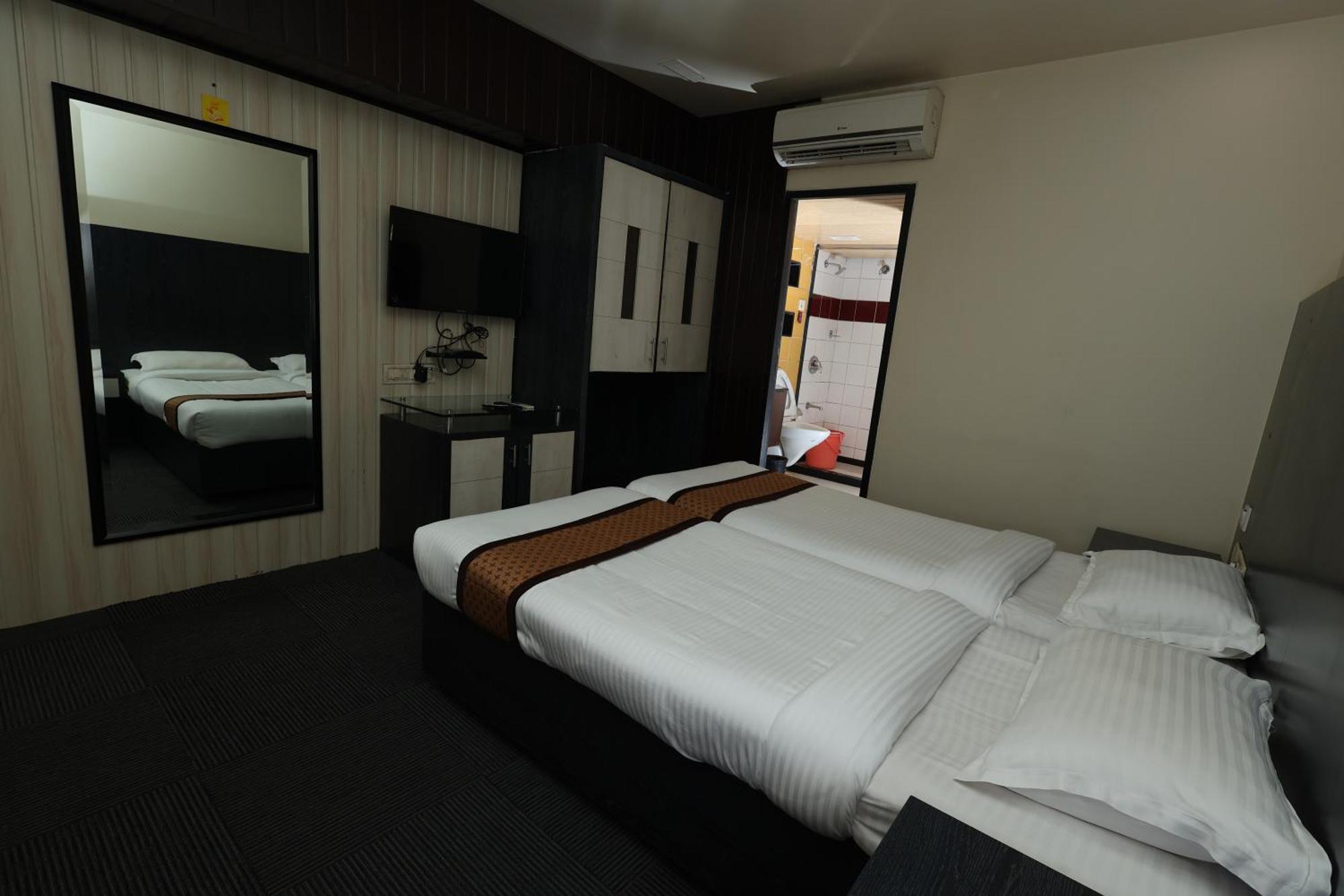 Quaint Suites Hotel & Banquet Mumbai Exterior photo