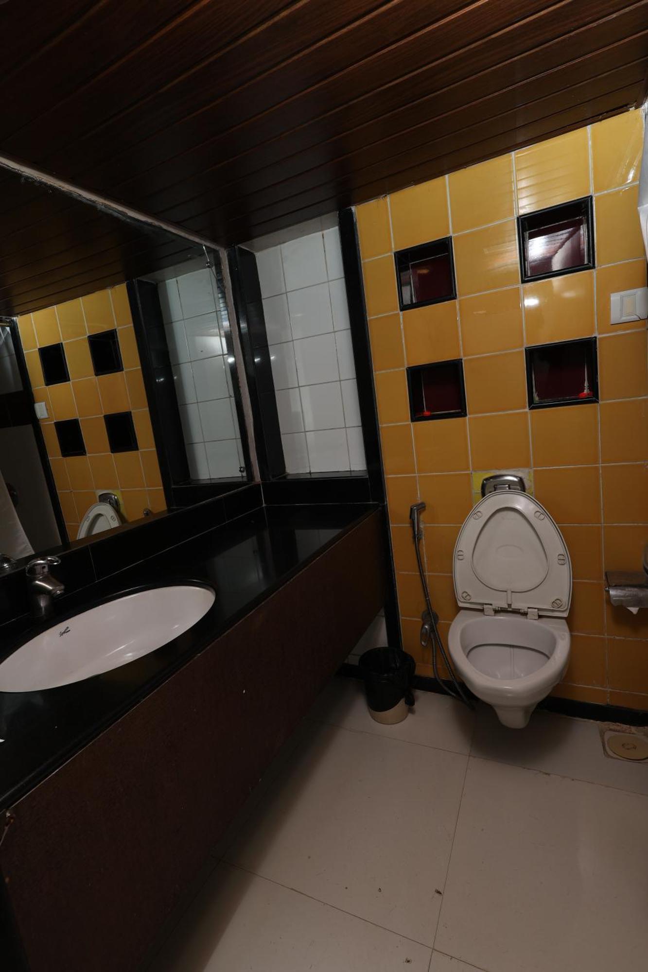 Quaint Suites Hotel & Banquet Mumbai Exterior photo