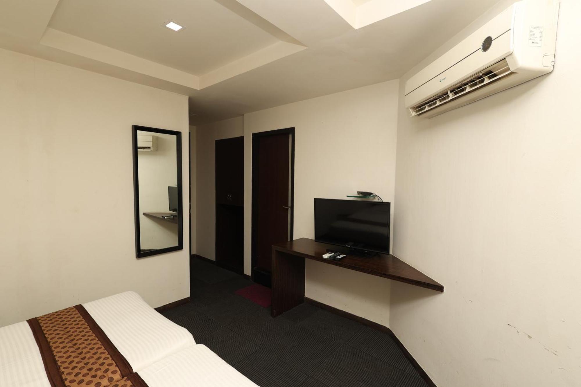 Quaint Suites Hotel & Banquet Mumbai Exterior photo