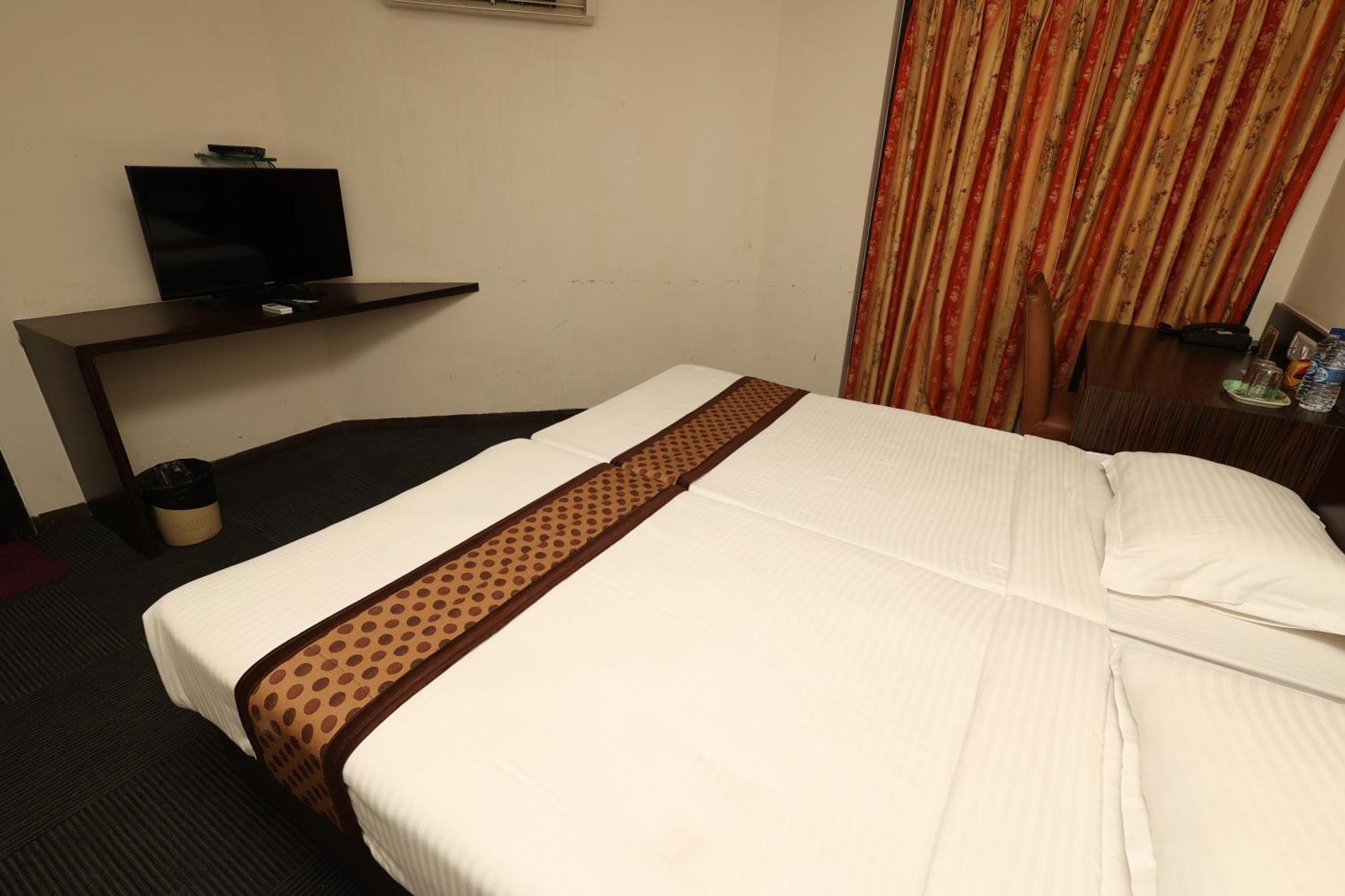 Quaint Suites Hotel & Banquet Mumbai Exterior photo