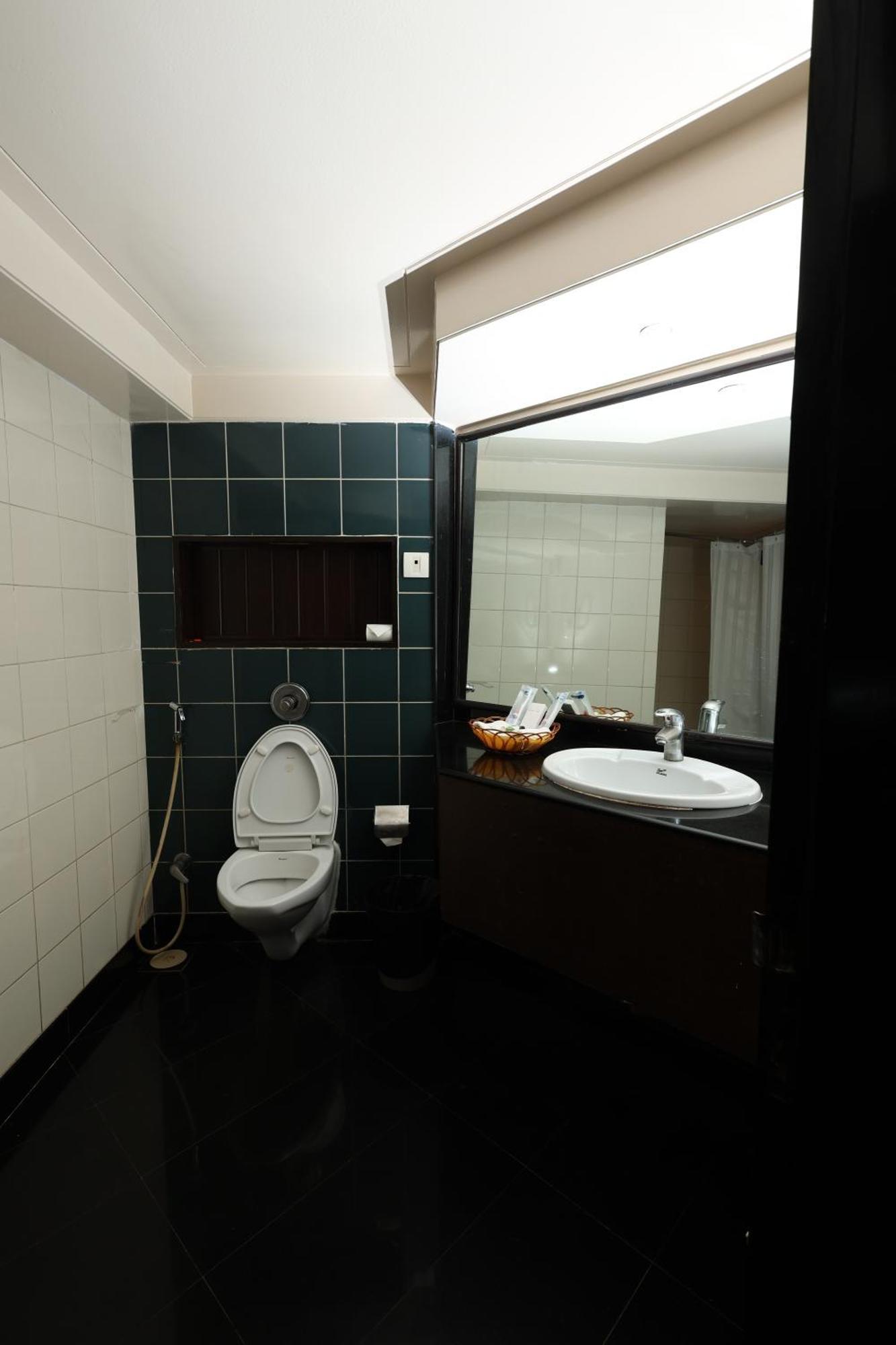 Quaint Suites Hotel & Banquet Mumbai Exterior photo